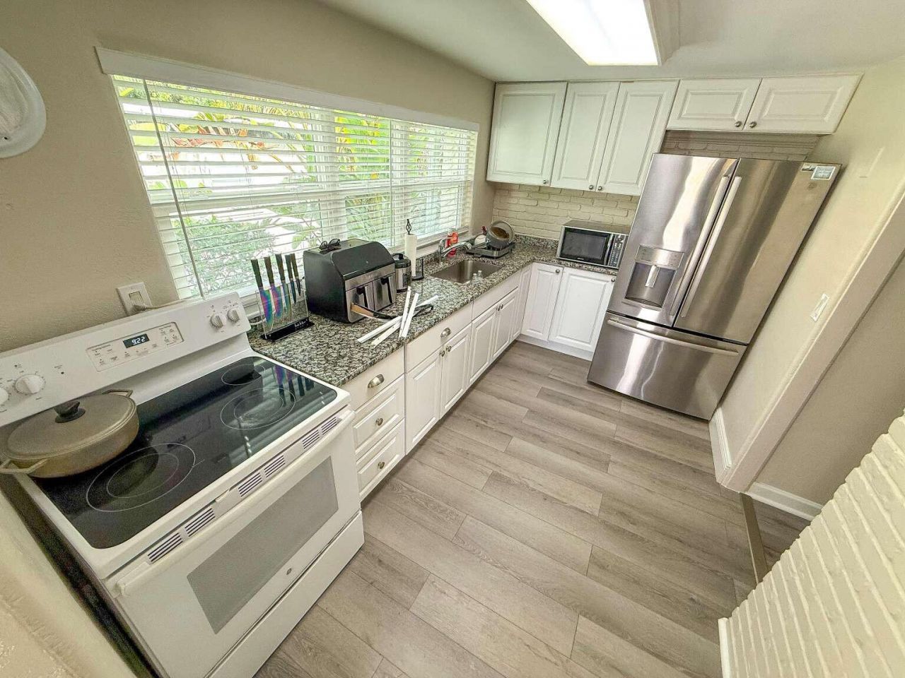 131 S Federal Highway, Lake Worth Beach, FL 33460 Photo