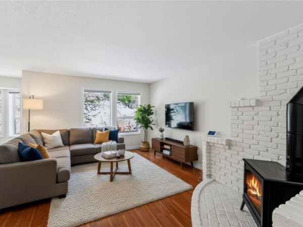 1018 Benvenuto Ave , Central Saanich, BC V8M 1A1