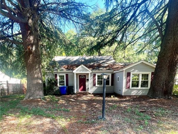 961 McKimmon Road, Fayetteville, NC 28303