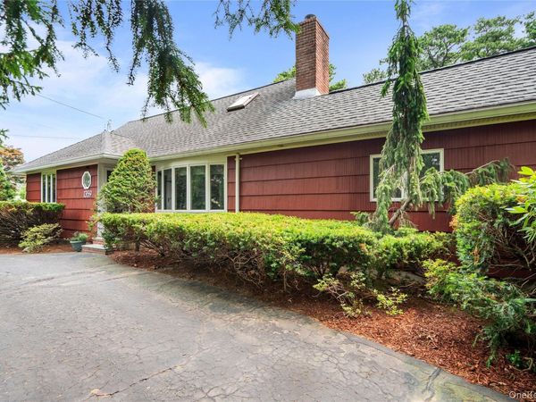 1359 Manor Lane , Bay Shore, NY 11706