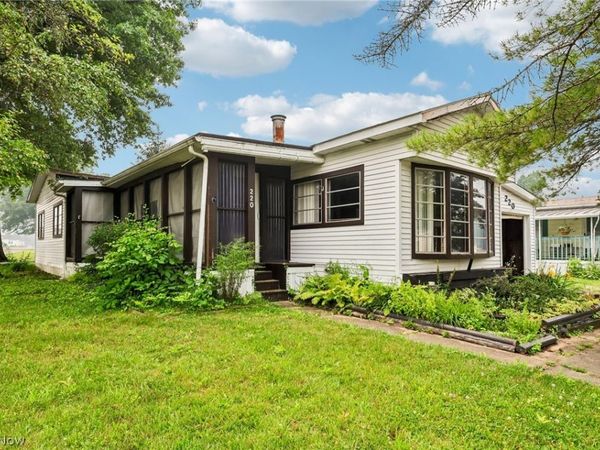 18592 Edwards Road, Unit 220, Doylestown, OH 44230