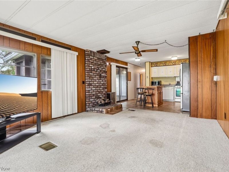 18592 Edwards Road, Unit 220, Doylestown, OH 44230 Photo 4
