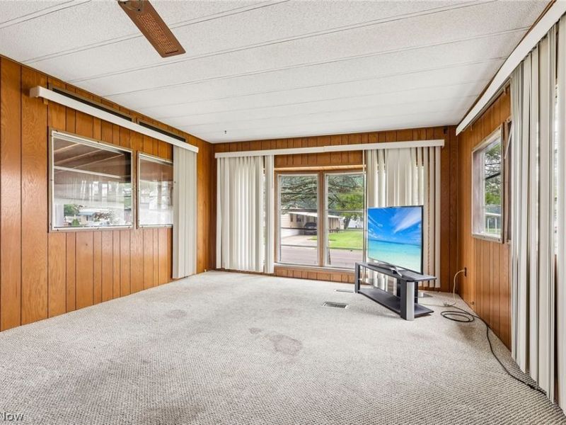 18592 Edwards Road, Unit 220, Doylestown, OH 44230 Photo 5
