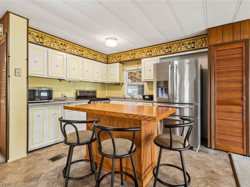 18592 Edwards Road, Unit 220, Doylestown, OH 44230 Photo 9