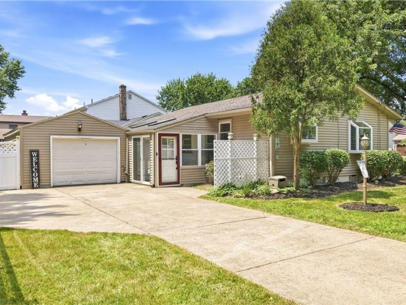 1799 Lemont Drive, Poland, OH 44514 Photo 4