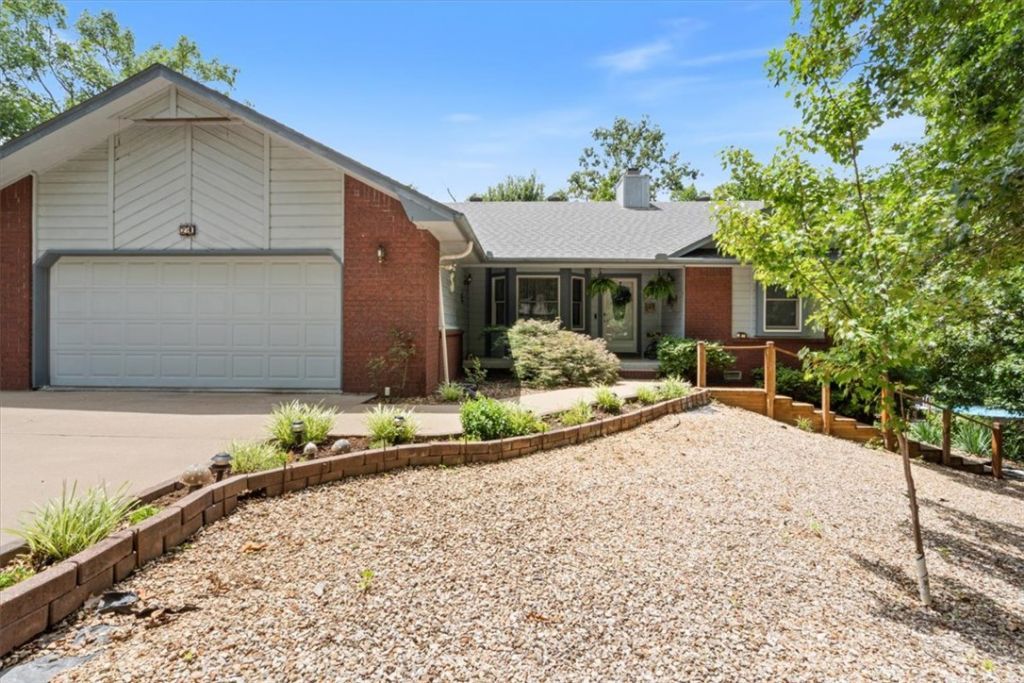 24 Brucker Drive Bella Vista, AR 72715