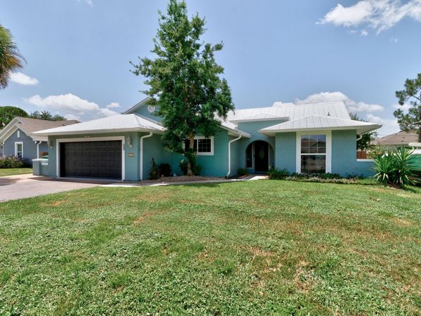 843 Vocelle Avenue, Sebastian, FL 32958
