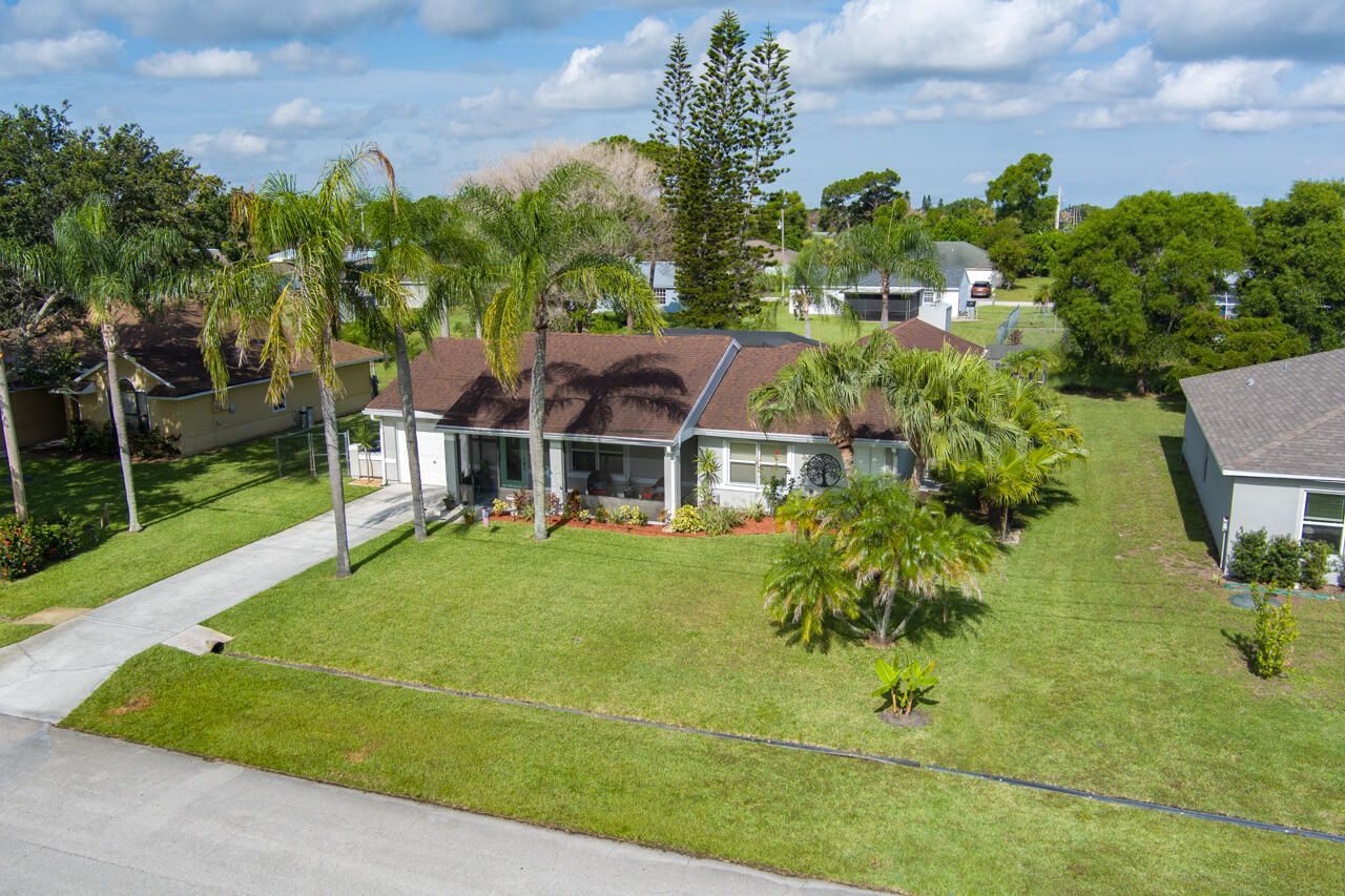 2502 SE University Terrace, Port Saint Lucie, FL 34952 Photo