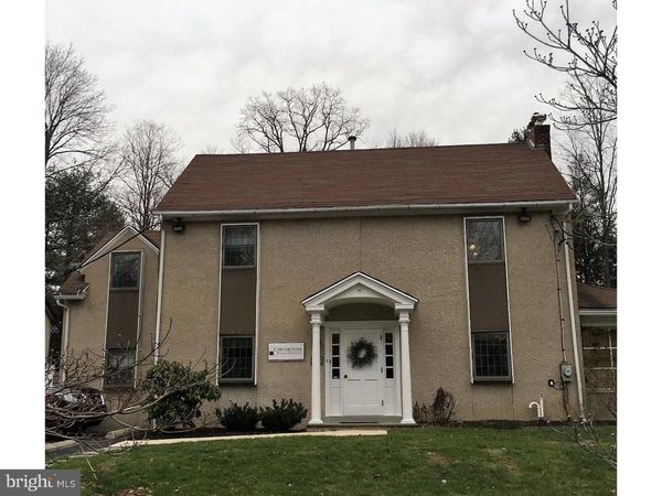28 GARRETT AVENUE, Unit 200, BRYN MAWR, PA 19010