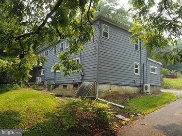 606 S MOUNTAIN ROAD, DILLSBURG, PA 17019
