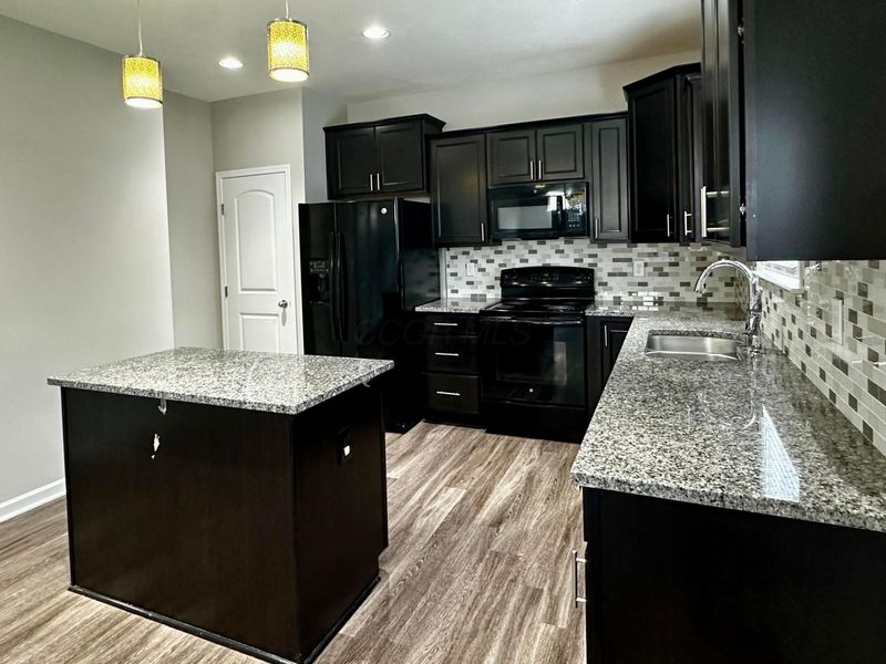 2195 Holiday Valley Drive , Grove City, OH 43123 Photo 6