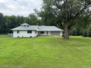48905 9 MILE Road, Novi, MI 48167