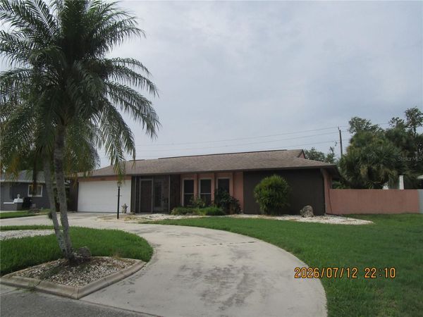 1305 LUCAYA AVENUE , VENICE, FL 34285