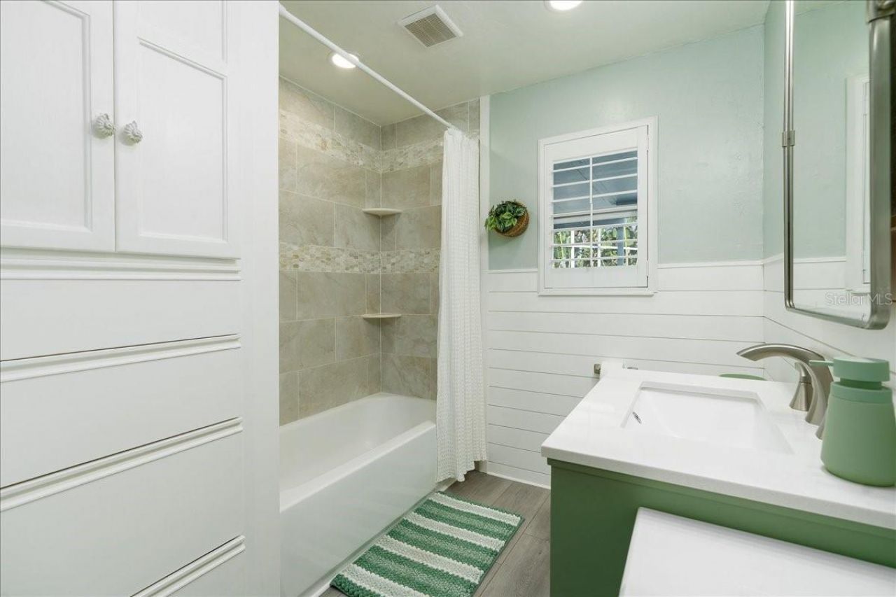 301 N Pine Street, New Smyrna Beach, FL 32169 Photo