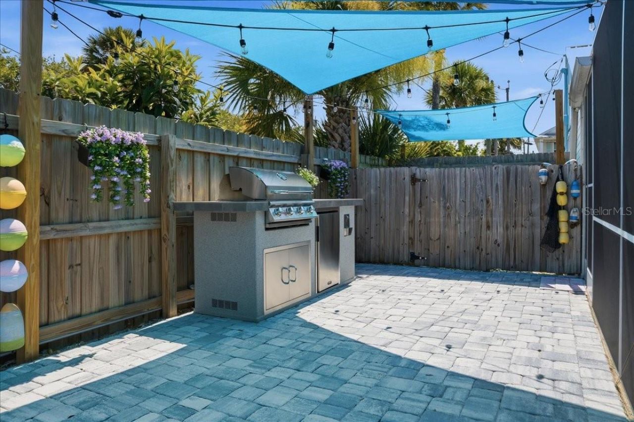 301 N Pine Street, New Smyrna Beach, FL 32169 Photo