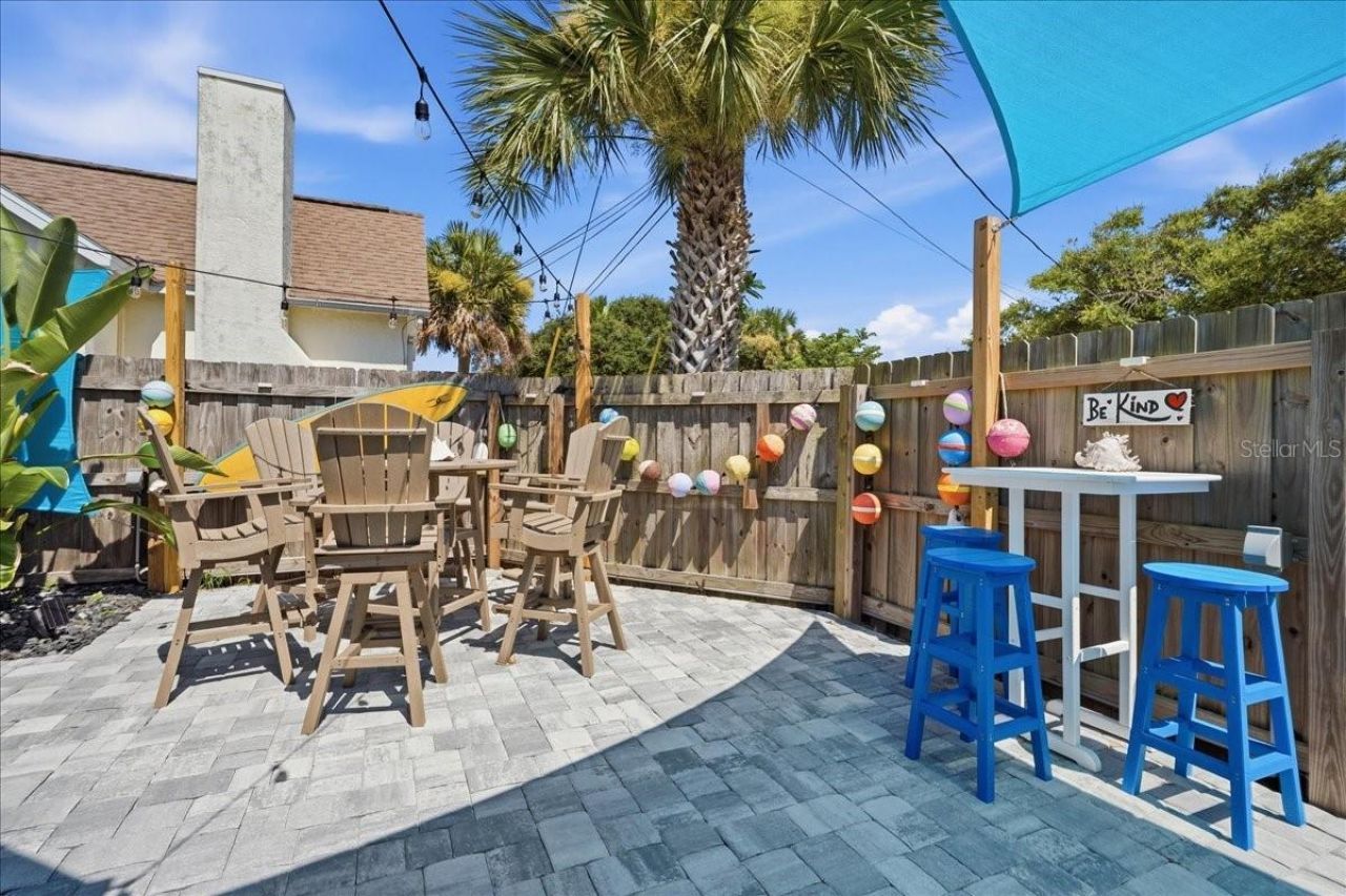 301 N Pine Street, New Smyrna Beach, FL 32169 Photo