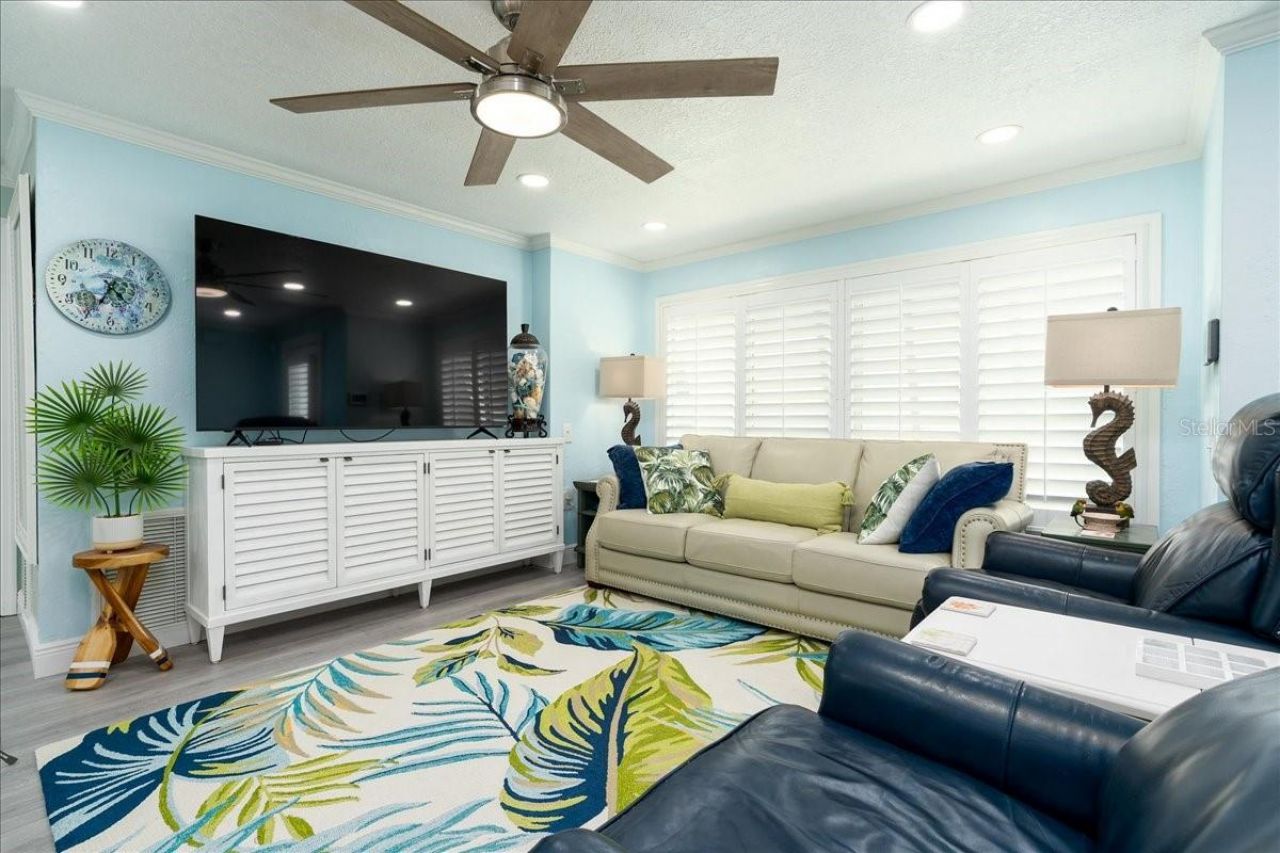 301 N Pine Street, New Smyrna Beach, FL 32169 Photo