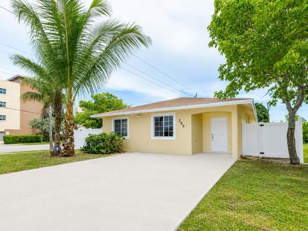 289 SW 3RD Court, Deerfield Beach, FL 33441
