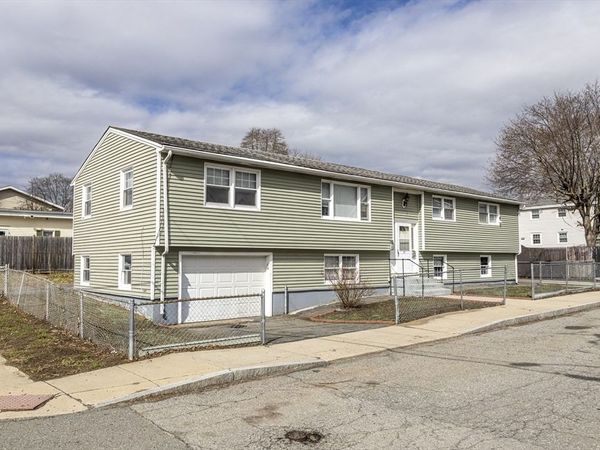 35 Nelson Ave, Unit 1, Lowell, MA 01852
