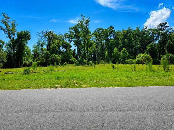 9269 Emily Dr, Fanning Springs, FL 32693