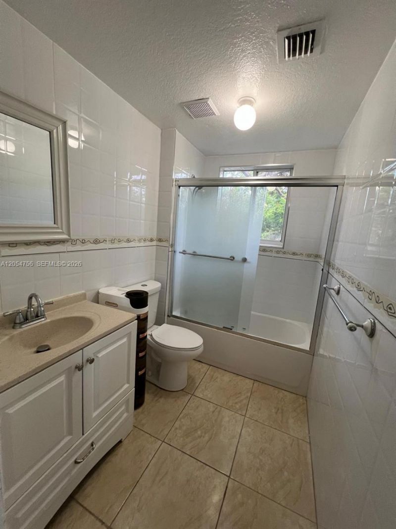 7516 NE 1st Ave, Unit 203, Miami, FL 33138 Photo