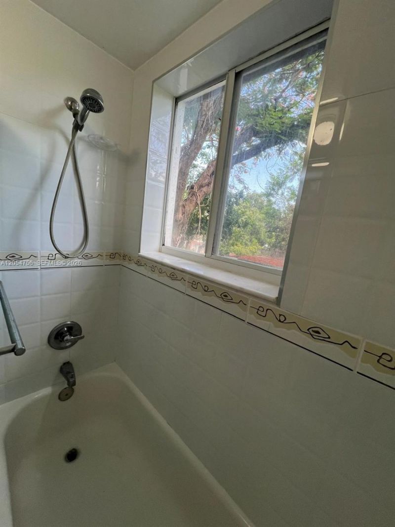 7516 NE 1st Ave, Unit 203, Miami, FL 33138 Photo