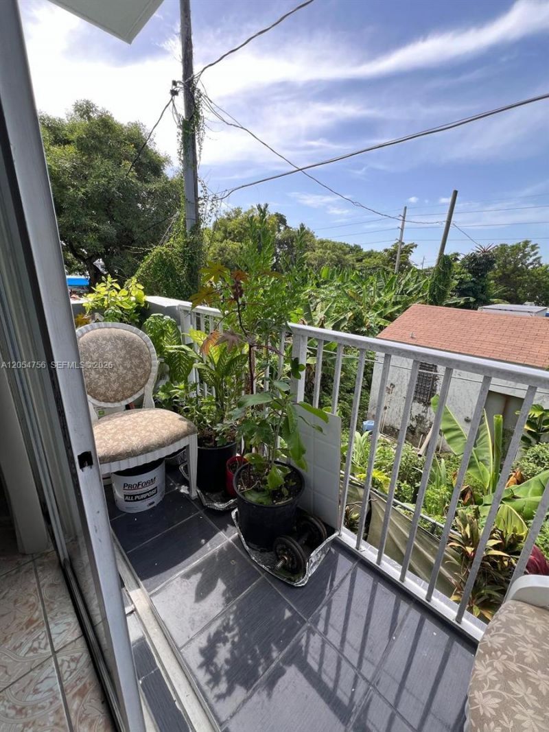 7516 NE 1st Ave, Unit 203, Miami, FL 33138 Photo