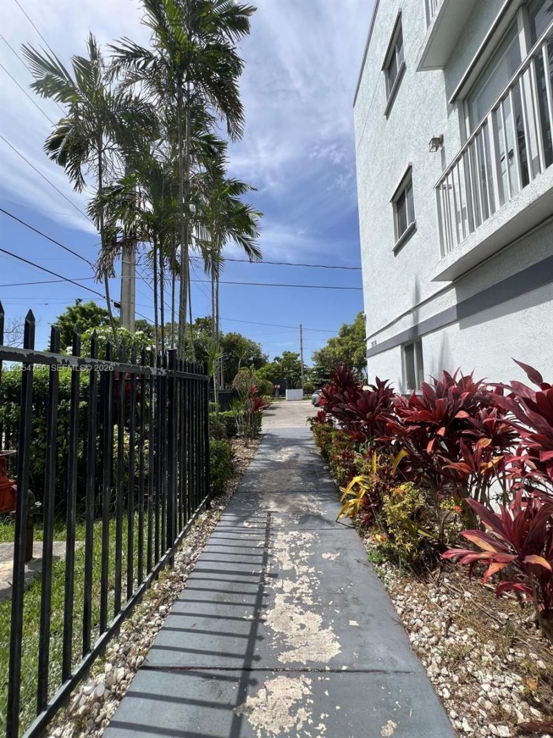 7516 NE 1st Ave, Unit 203, Miami, FL 33138 Photo