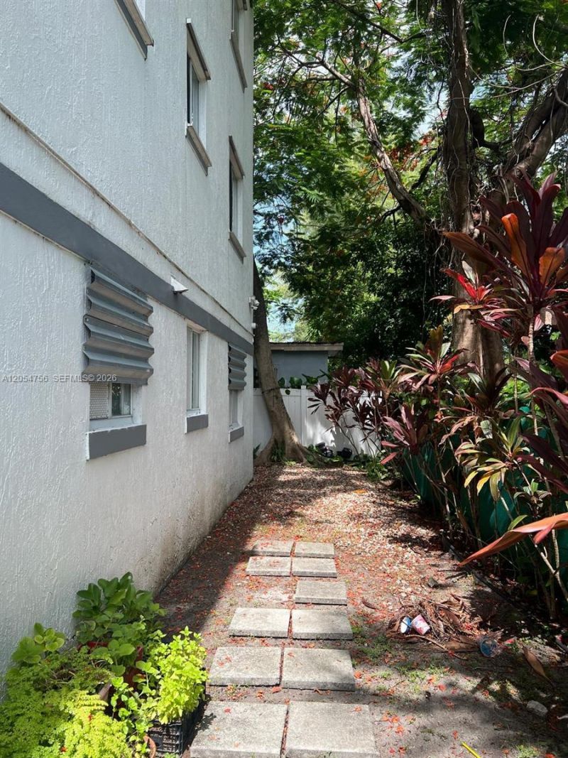 7516 NE 1st Ave, Unit 203, Miami, FL 33138 Photo