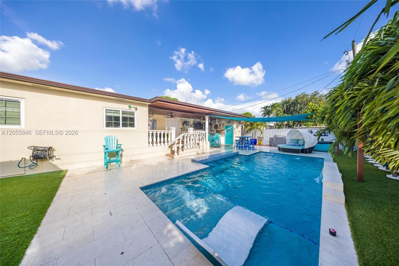 5862 W 2nd Ct , Hialeah, FL 33012 Photo