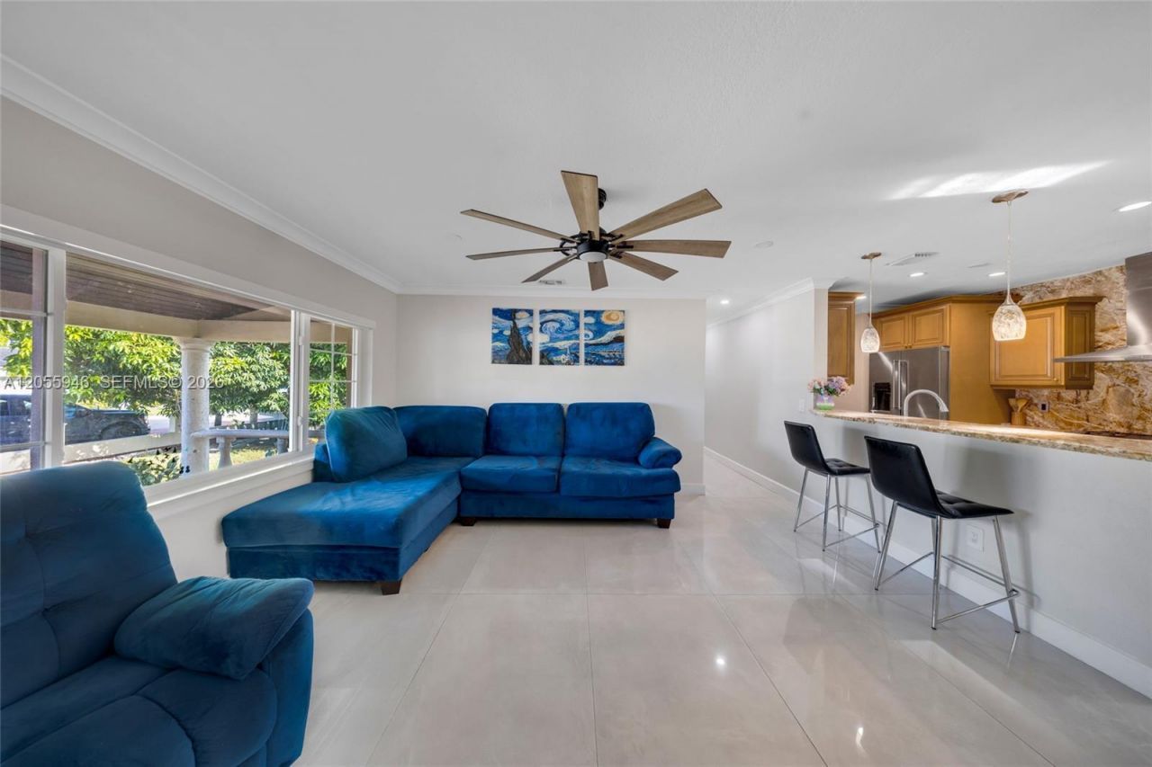 5862 W 2nd Ct , Hialeah, FL 33012 Photo