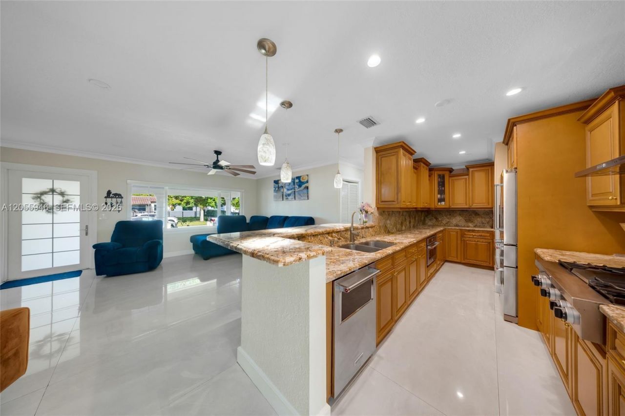 5862 W 2nd Ct , Hialeah, FL 33012 Photo
