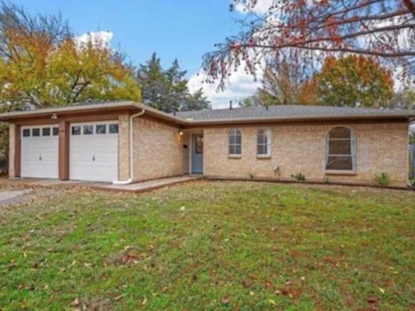 548 NW Newton Drive, Burleson, TX 76028