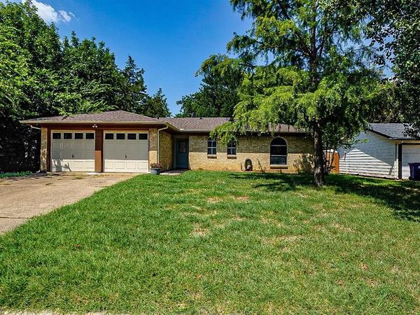 548 NW Newton Drive, Burleson, TX 76028