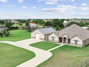6797 Bridle Bit Trail, Fort Worth, TX 76135