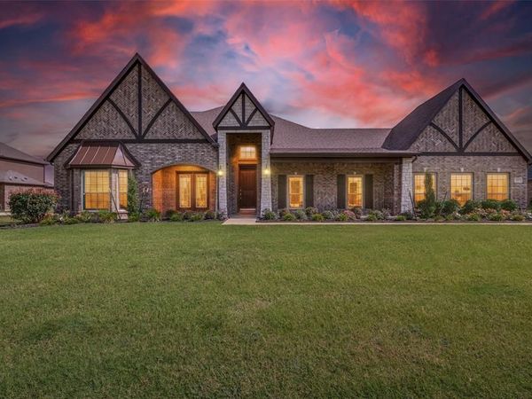217 Castle Creek Drive , Red Oak, TX 75154