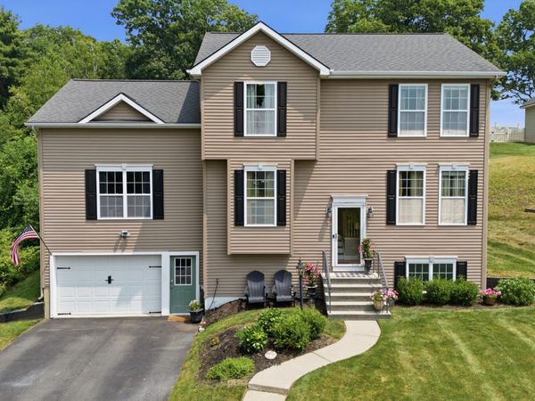 34 Lindsay Drive, Troy, NY 12180