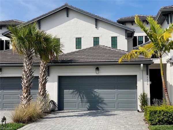 7530 Rockefeller DR, NAPLES, FL 34119