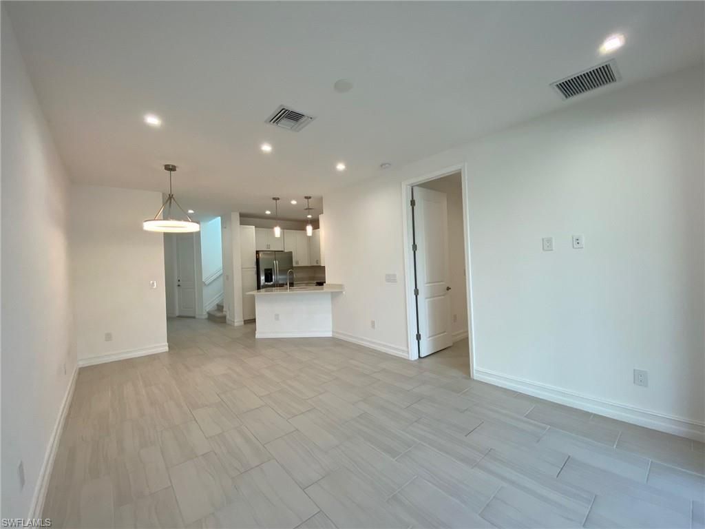 7530 Rockefeller Dr, Naples, FL 34119 Photo