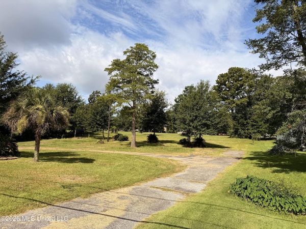 5917 Ridge Road, Ocean Springs, MS 39564