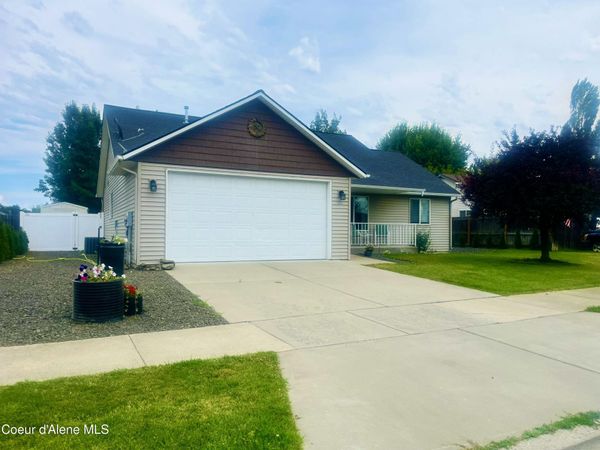 600 N Elm RD , Post Falls, ID 83854