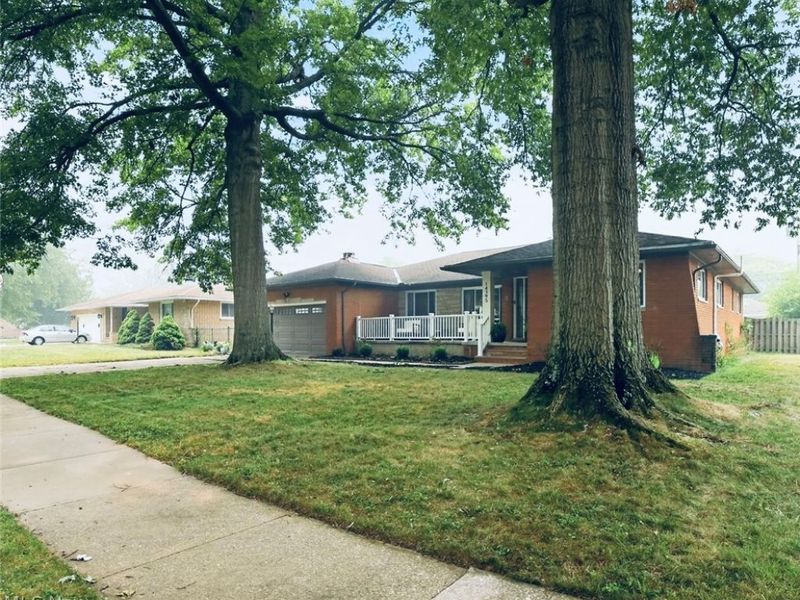 14395 Robert Drive, Middleburg Heights, OH 44130 Photo 3