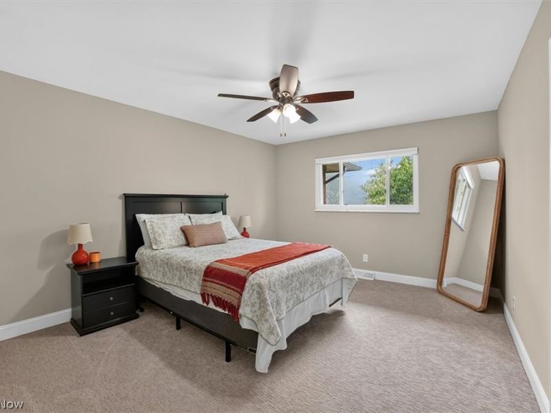 14395 Robert Drive, Middleburg Heights, OH 44130 Photo 32