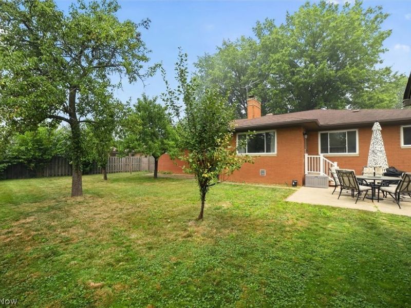 14395 Robert Drive, Middleburg Heights, OH 44130 Photo 39