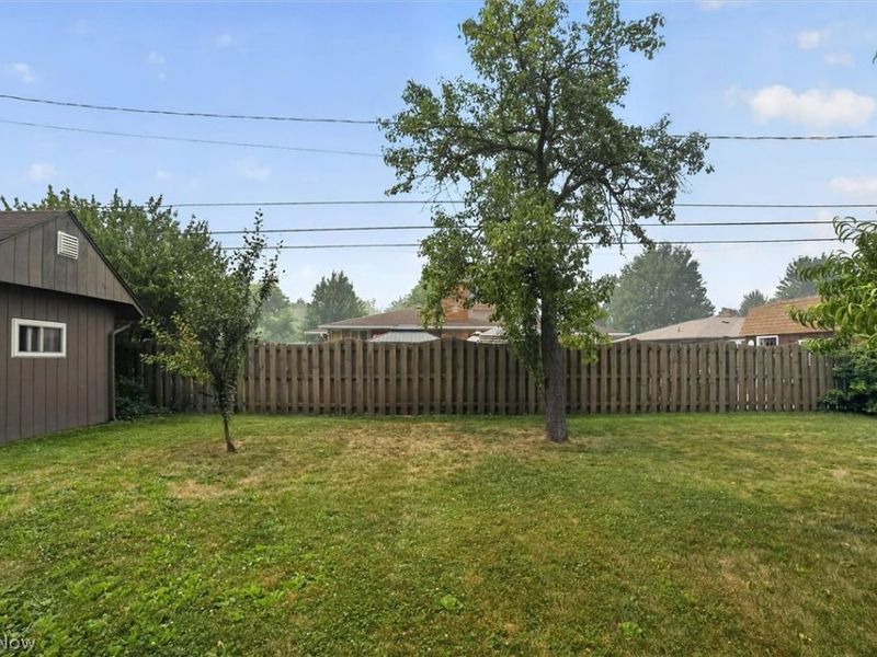 14395 Robert Drive, Middleburg Heights, OH 44130 Photo 43