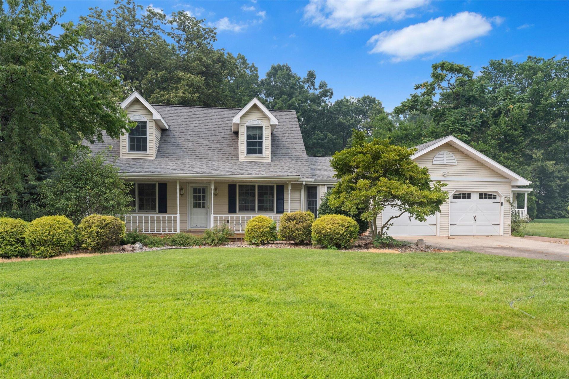 29184 Water Street Photo 3