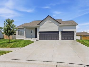 19864 Birch Avenue, Gretna, NE 68028