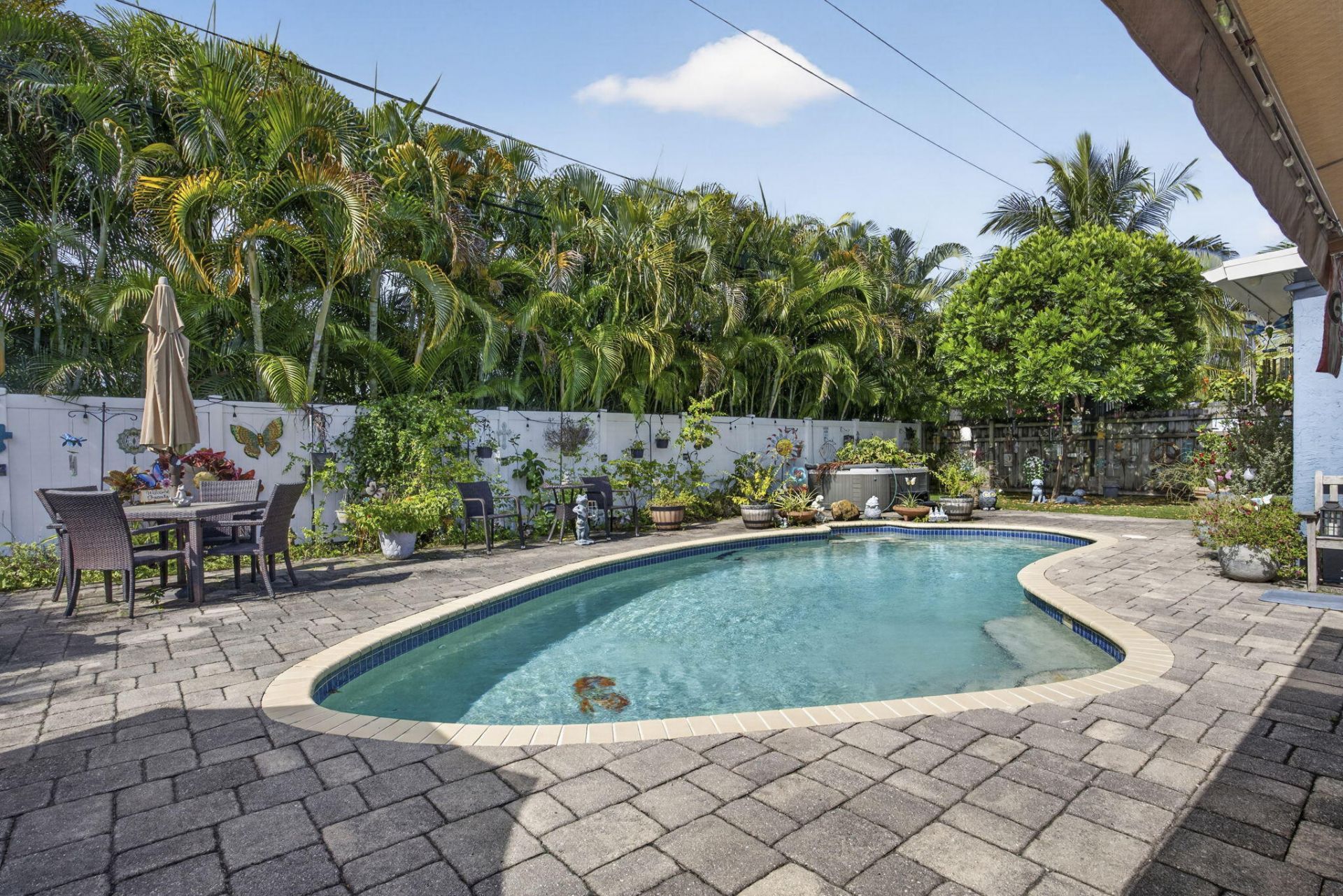 240 Gregory Road, West Palm Beach, FL 33405 Photo