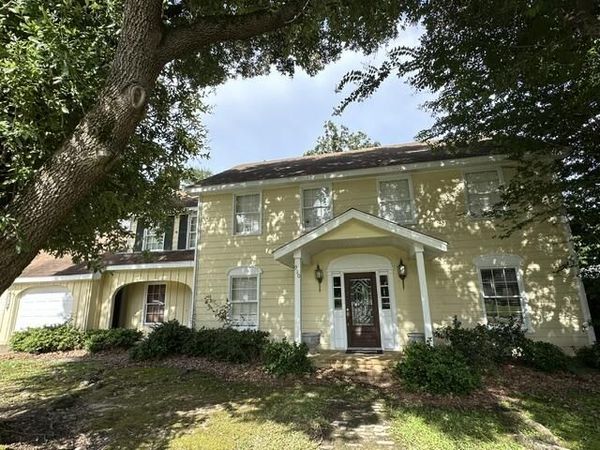 910 S 34th Ave., Hattiesburg, MS 39402