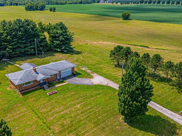 1015 1275th Avenue, Lincoln, IL 62656